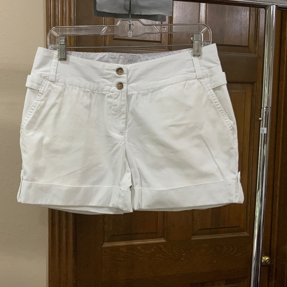 Lands' End Rolled Hem White Shorts Women's size 6 Soft 100% cotton pre-owned - Picture 1 of 7